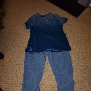 Scrub set